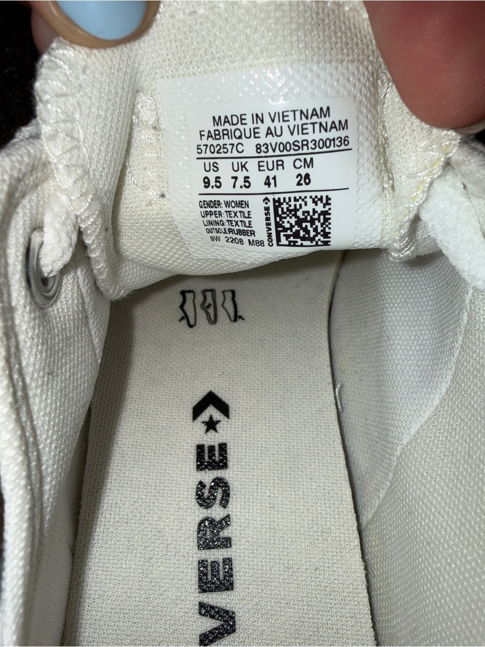 Converse - Picture 2 of 3